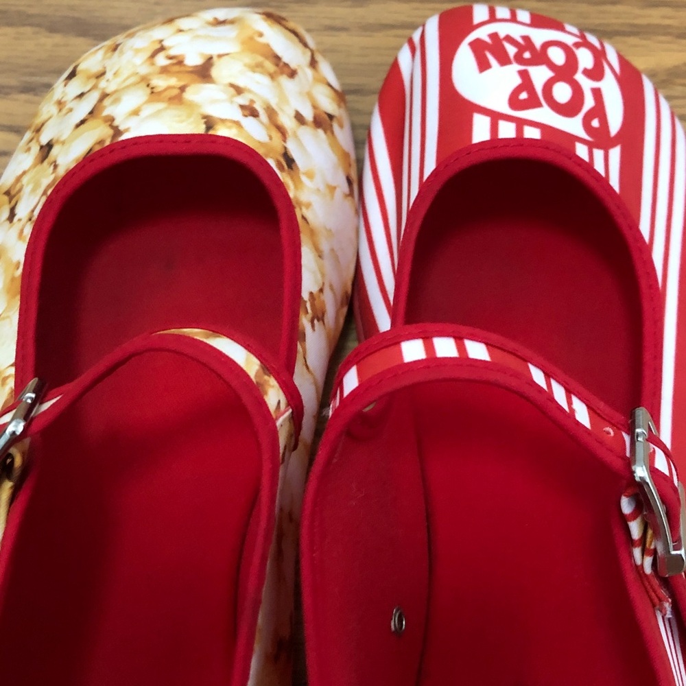 Hot Chocolate Popcorn Mary Janes Red Novelty Flats size 38 (US Size 8) - Picture 6 of 9